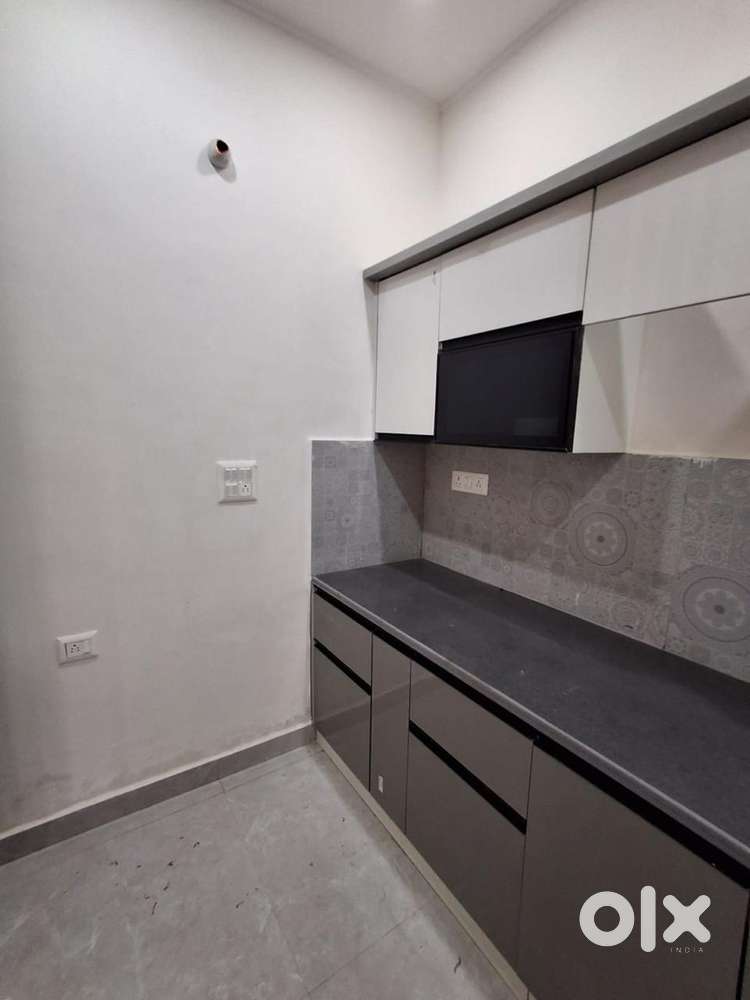 2bhk flat Fully Furnished flat Sector 127 Near gilco adjoining Sawraj