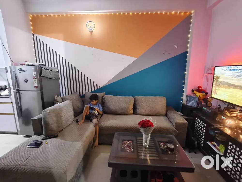 2Bhk with car parking Dps school 1km