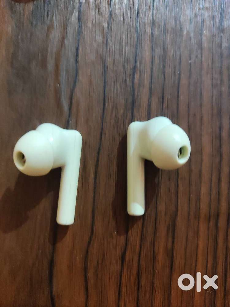 Oppo enco buds 2 (both ear buds only)