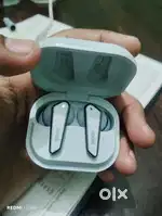 Noise N1 ear buds nearly 4 to 5 month old with warranty card