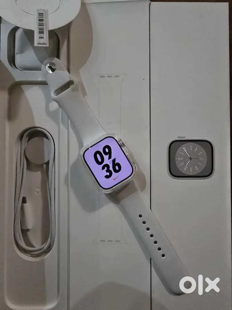 Apple watch series 8 45mm silver