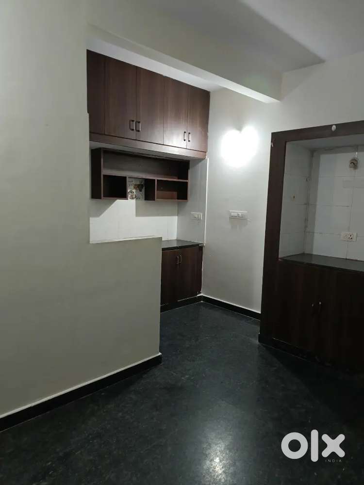 2 bhk for rent in bommasandra police layout