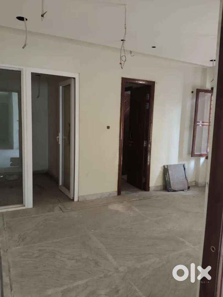 1100 sq ft front commercial shop traffic Chauraha civil lines