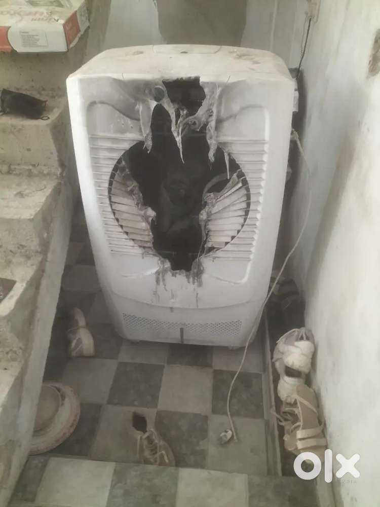 Bajaj cooler