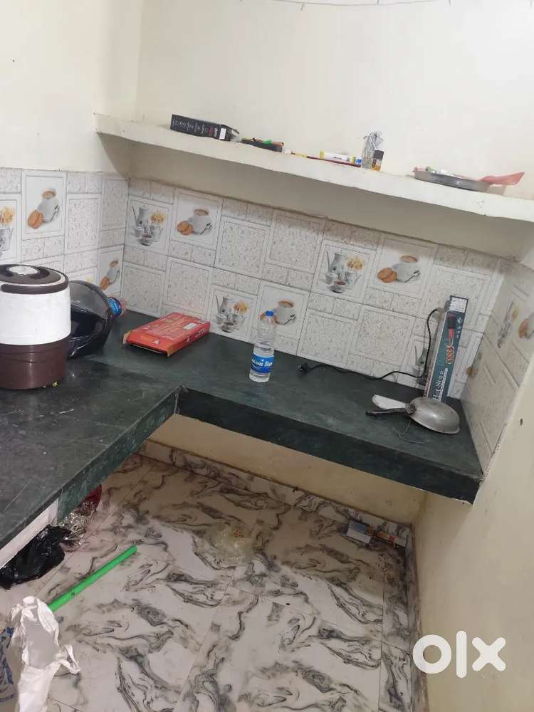 I want room mate in room