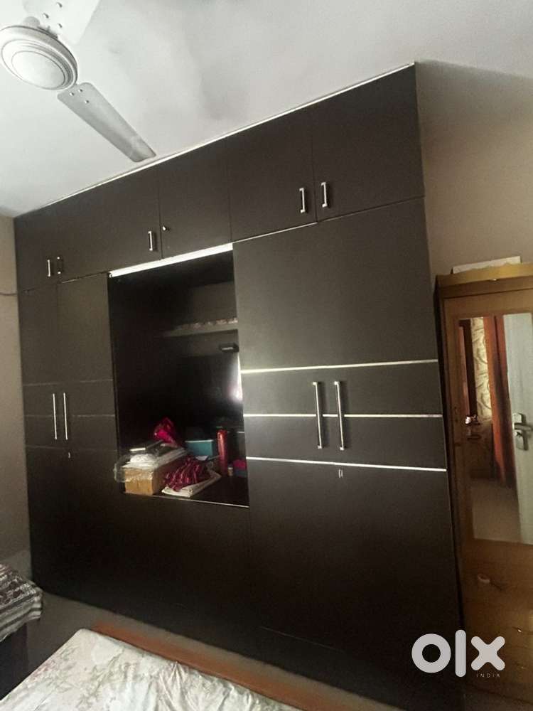 bed almirah, pvc wall, wooden floor