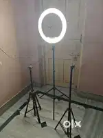 2 camera Tripod with Ring light setup