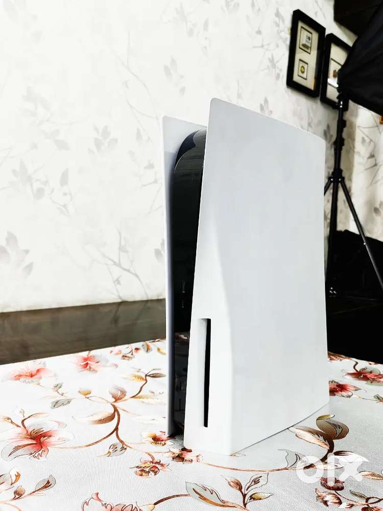 Urgent Sell PS5 DISC EDITION CONDITION LIKE NEW