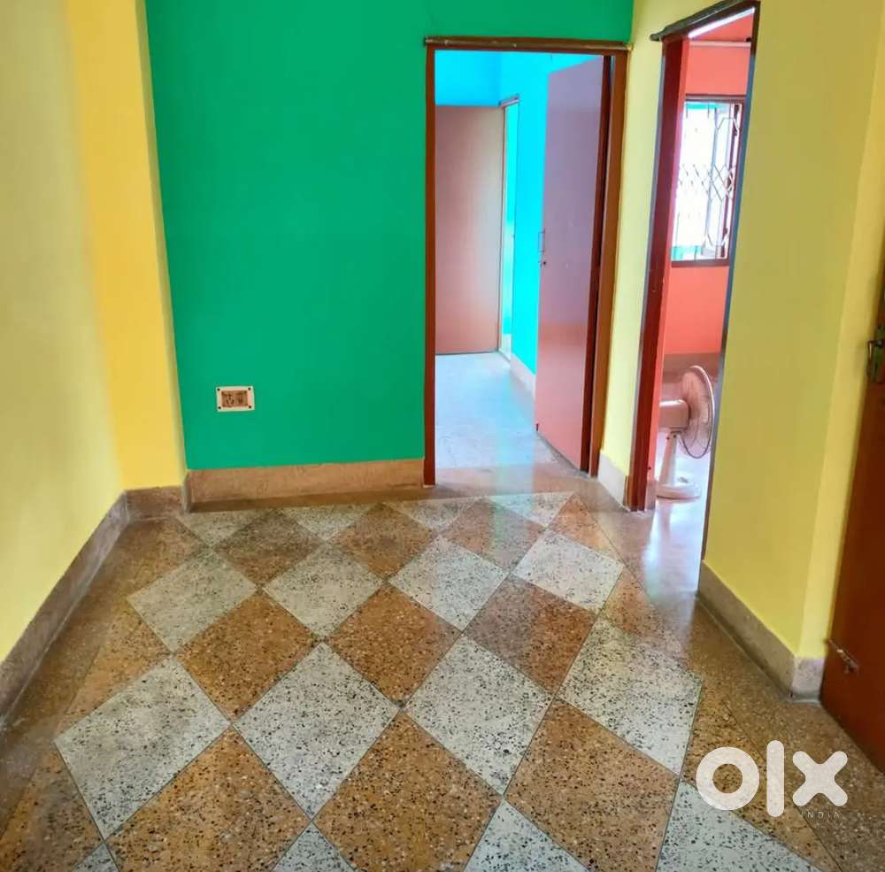 A House 2ROOM Available For rent Dum Dum metro station area