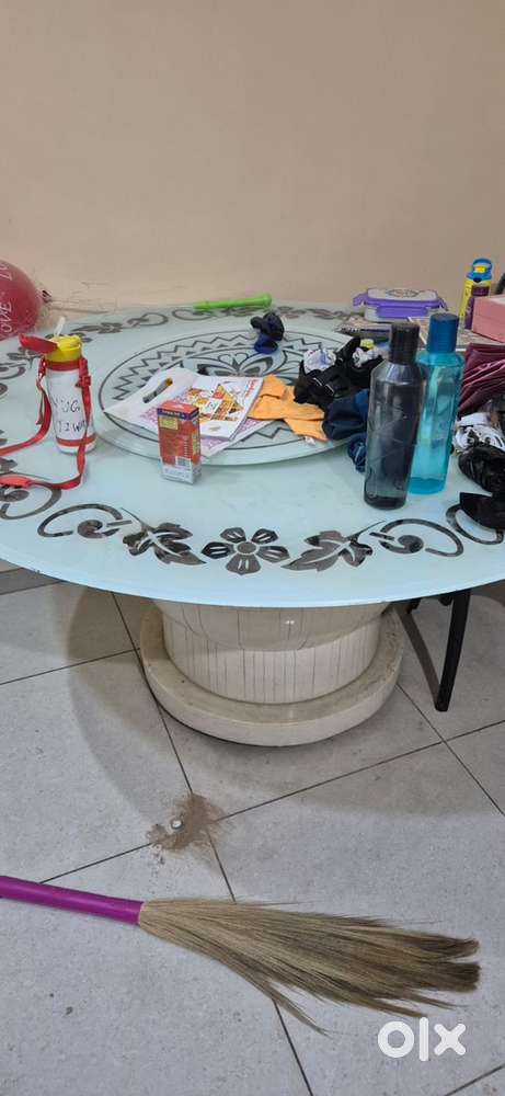 1 year old round shape dining with chair