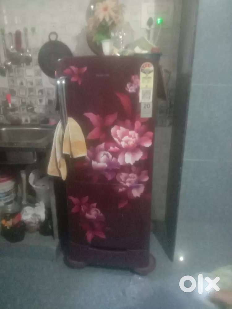 Samsung fridge good condition ..1 year old with bill