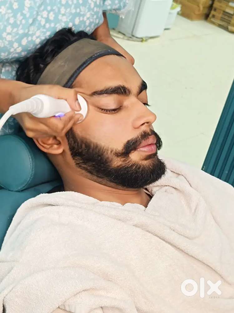 Professional hair artist