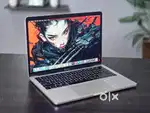 MacGallery Macbook Pro Touchbar 13 inch i5/8gb/256gb silver edition.