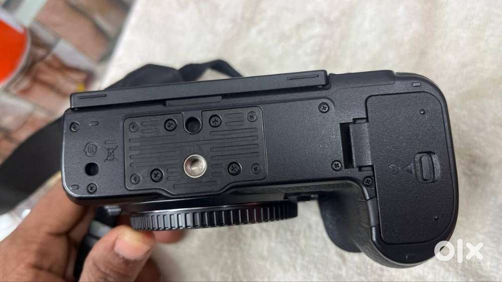 Nikon z5 Only body Shutter 55k +Adapter +50mm prime 16k