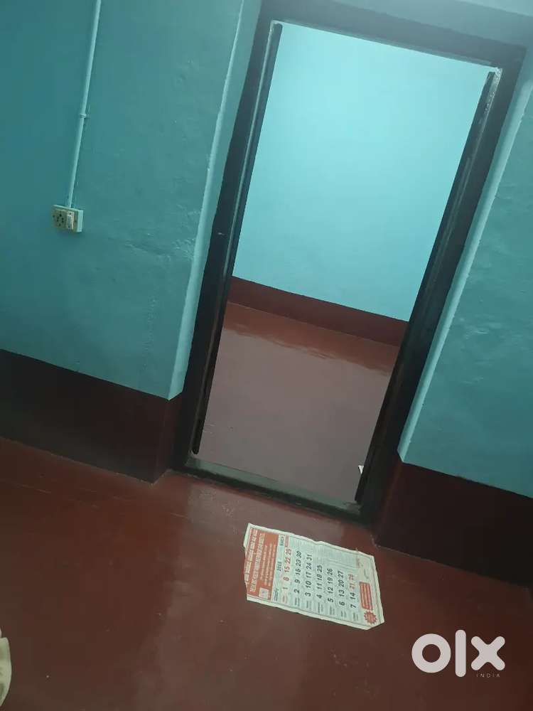 Q bedroom tiled house available for rent