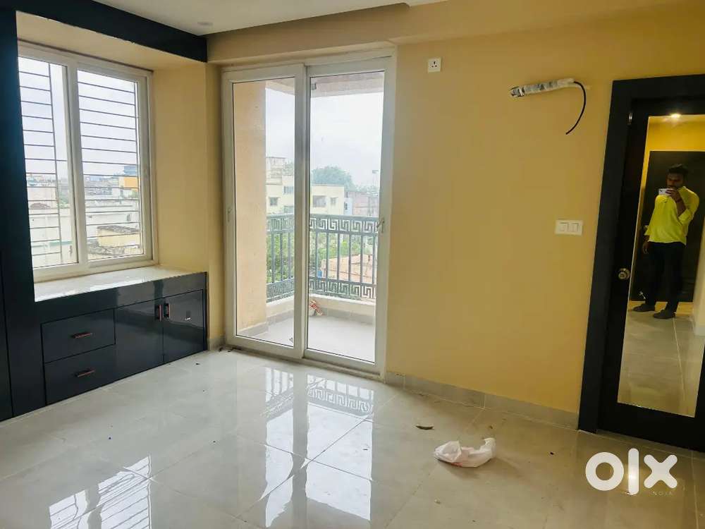 3 bhk semi furnished flat rent lalpur