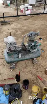 Spray machine with gun machine