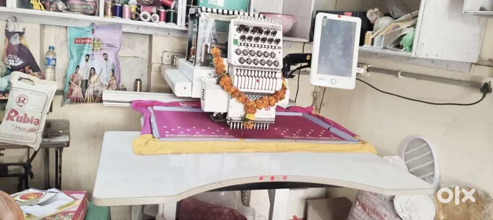 Computerized embroidery machine