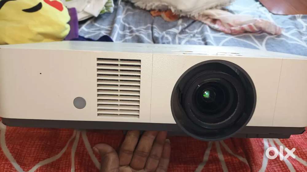 PROJECTOR  SONY BRAND ***LASER PROJECTOR *** excellent condition