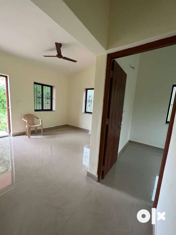 Available Brand New 1.5 bhk flat for rent at Bastora