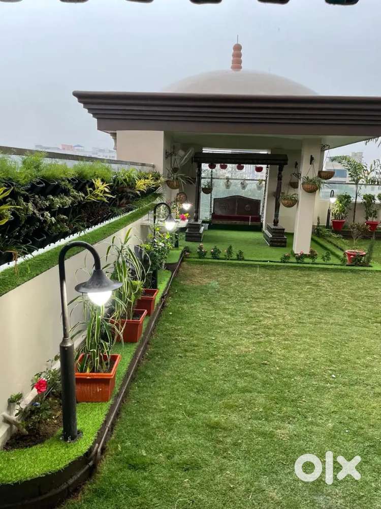 Fully furnished flat with floor garden