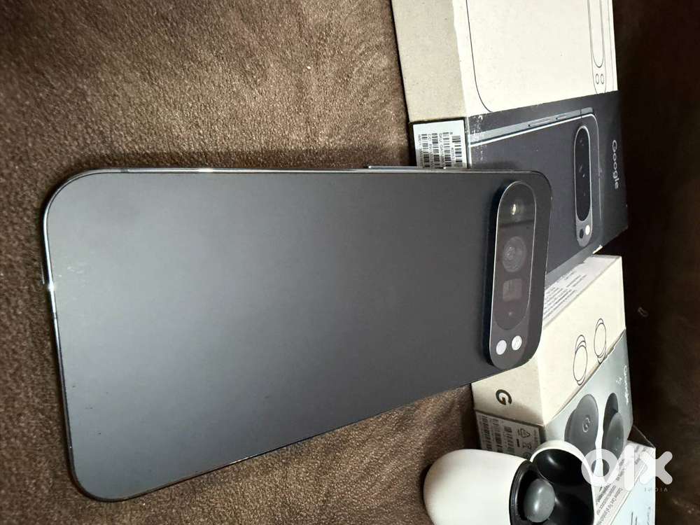 Pixel 9 Pro XL 512GB Obsidian, Charger, and Pixel Buds Pro 2