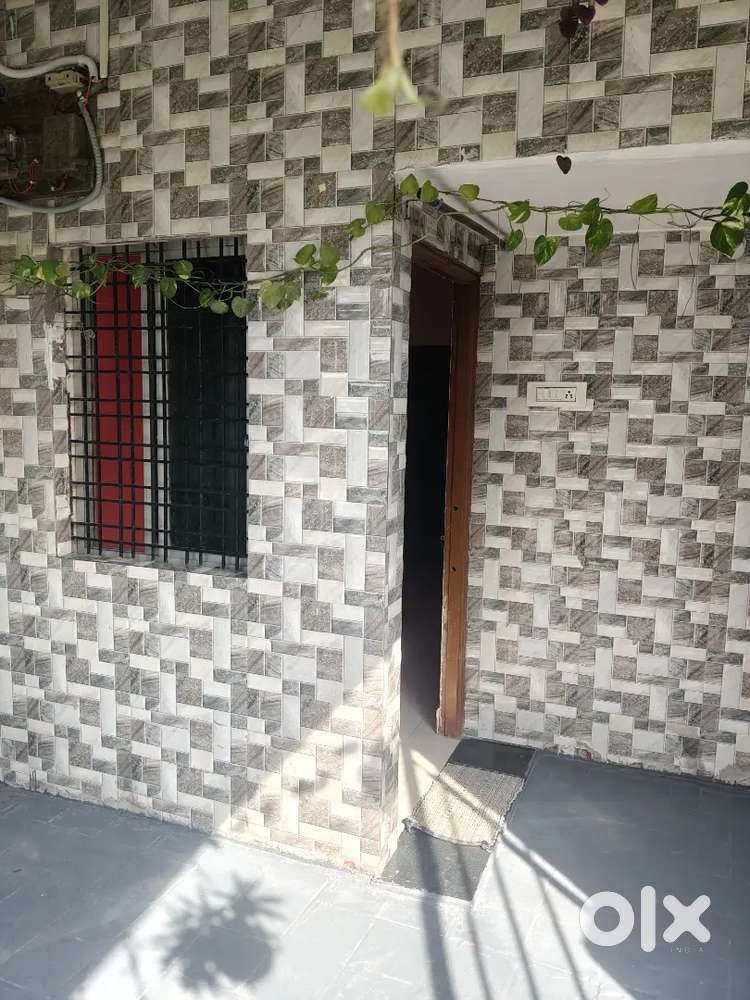 lit 1 BHK room available for rent in convenient residential locality
