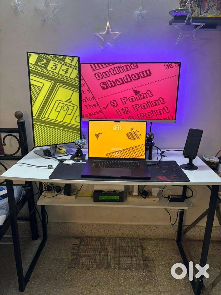 Moving Sale! ! White Office Desk - Must Pick Up Today - Excellent Cond