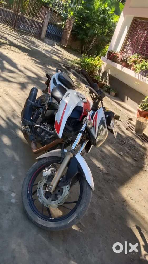 Apache rtr 200 a1 condition documents ok