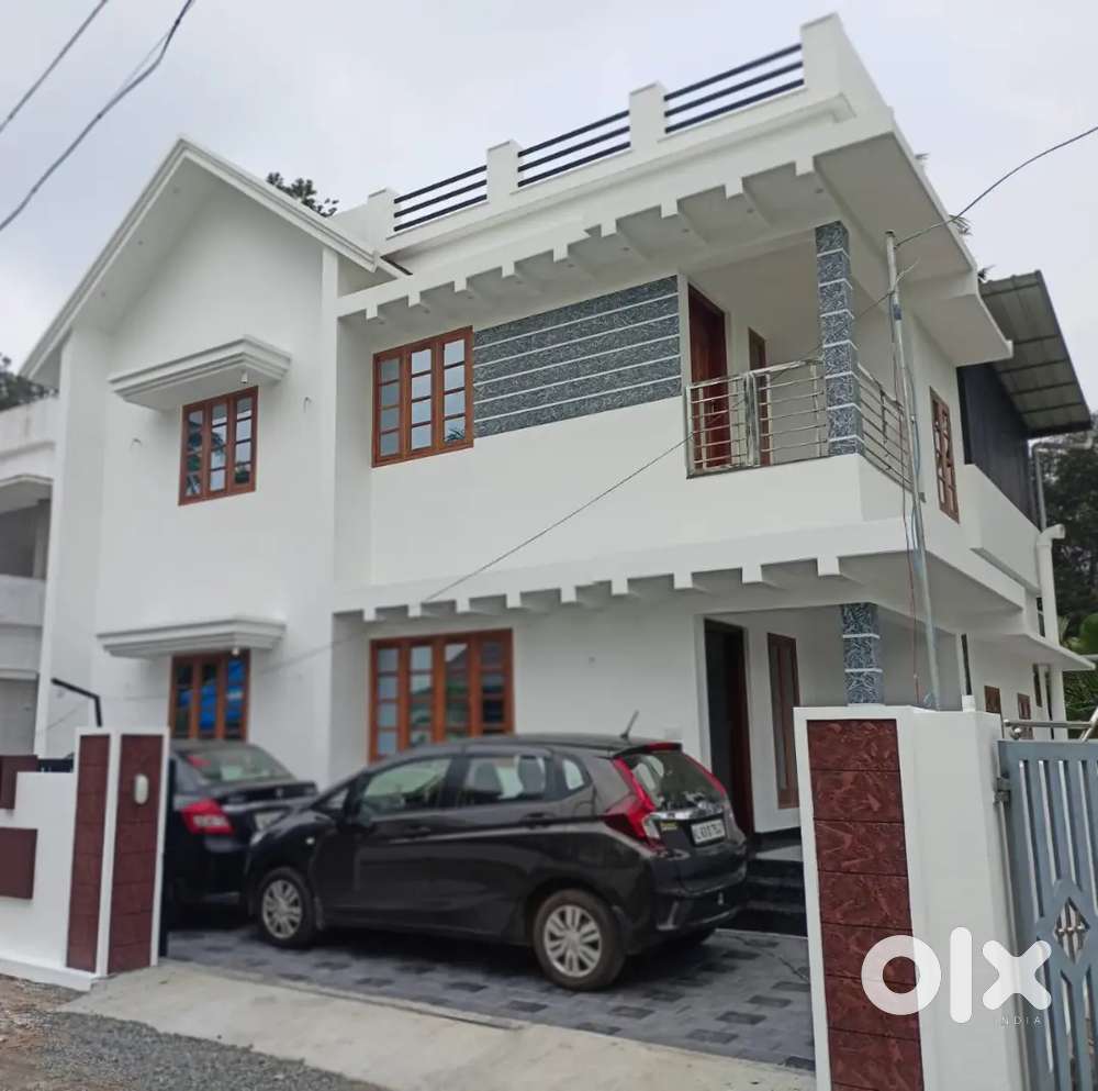 Angamaly mookkannoor 5.300 cent 1850 sqft 4 bhk new house for sale