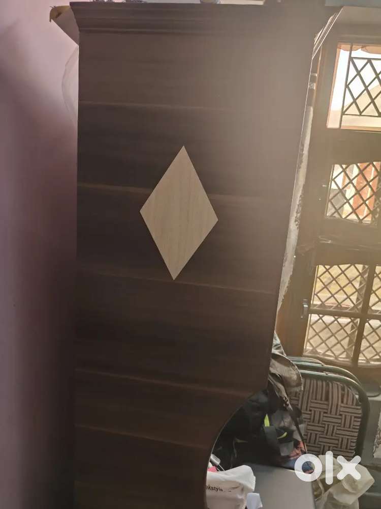 Computer table