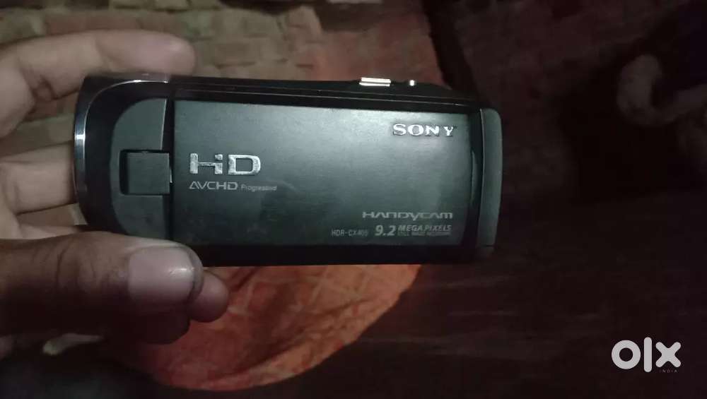 Sony HDR CX405 Digital 60x 9.2MP Handcam camera
