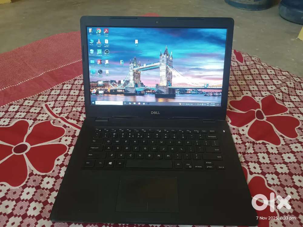 Dell latitude 3490 i5 8/256gb 1st hand good condition with charger bag