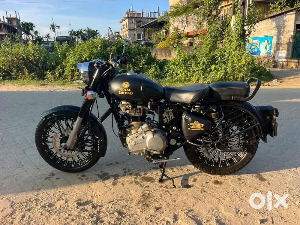 Royal Enfield Classic 350 with brand new alloys and tyres