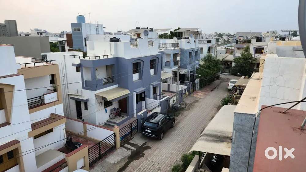 ટોપ થ્રી ની પાછળ ડી માર્ટ ની સામે 108 મકાનની સોસાયટી વન ગેટ કોલોની
