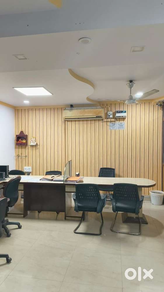 600sq.ft fully furnished office space available for rent in Gomti naga