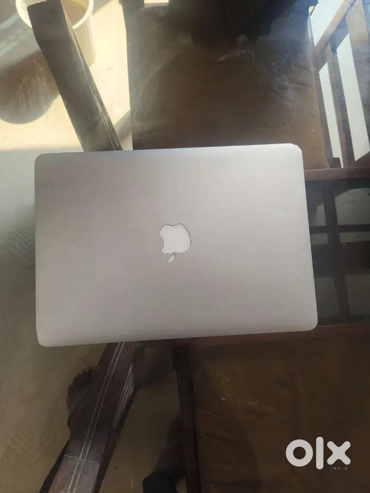 Macbook air 2011 model good condition