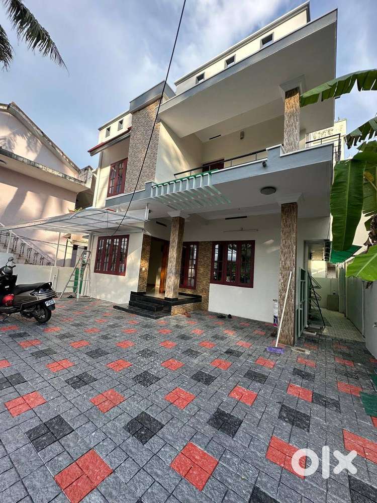 KALLATTUMUKKU 2.75 CENTS 1200 SQ.FT 3 BHK HOUSE FOR SALE