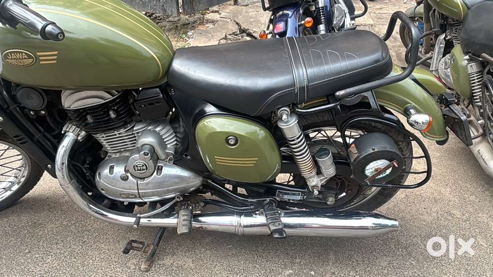 2020 Model. Very well maintaned. Very less kms drvn (price negotibal)