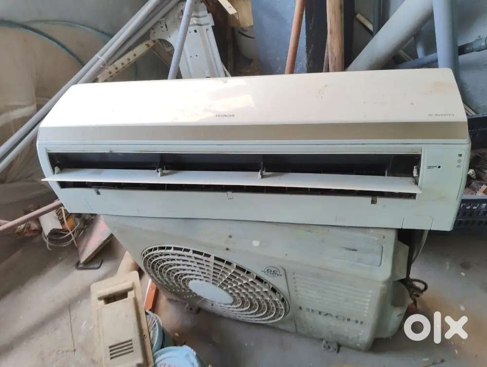 1.5 TR Hitachi inverter AC