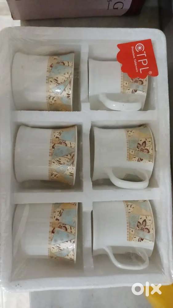 CROCKERY MUGS