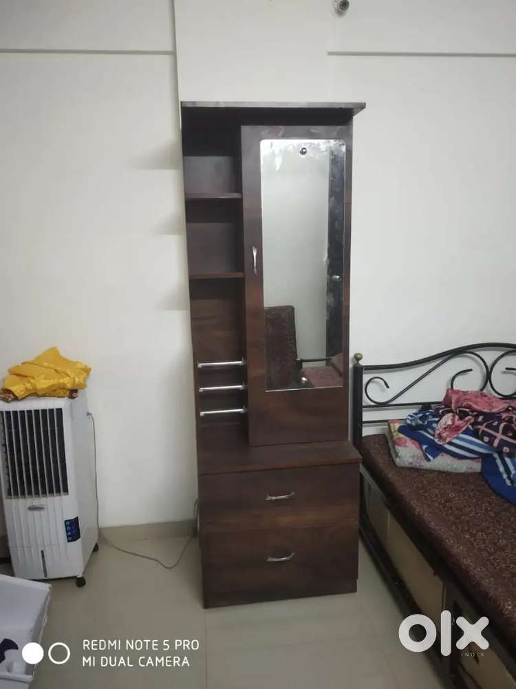 New decent look dressing table