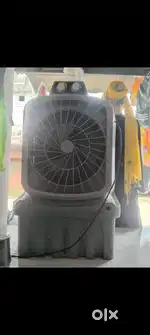 Shop counter, 2 chairs, 1 cooler and dummies