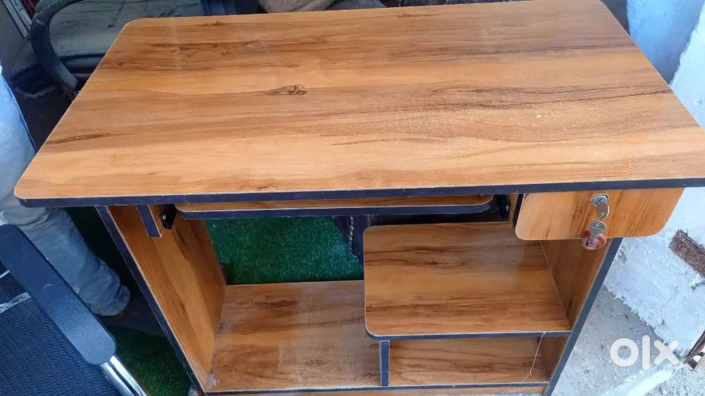 Urgent Selling My Office Computer Table ,Chairs and Counter