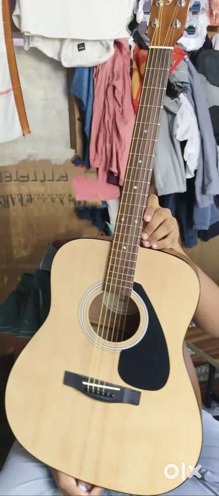 Yamaha guitar