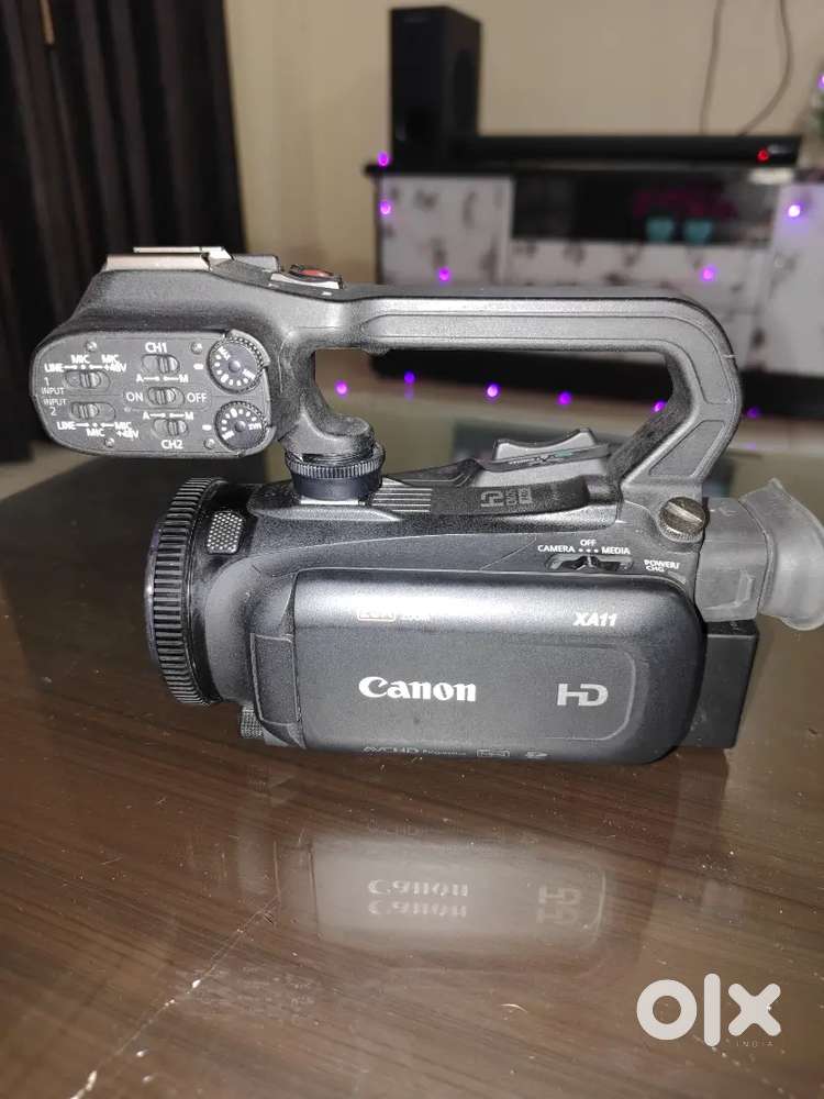 XA11 CANON PROFESSIONAL CAMERA