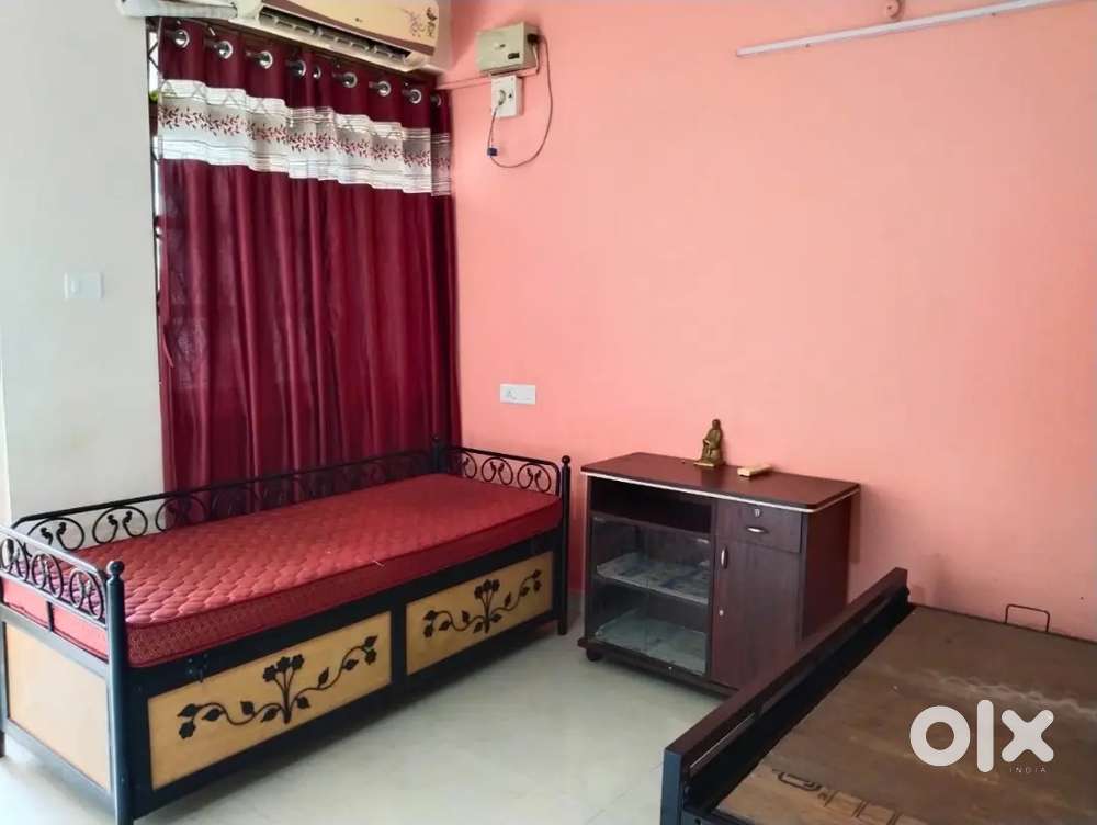 Good location flat s available 1/2 /3/4 rent  of sale,or rent,