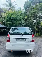 Toyota Innova 2009-2011 2.5 E 7 STR, 2012, Diesel