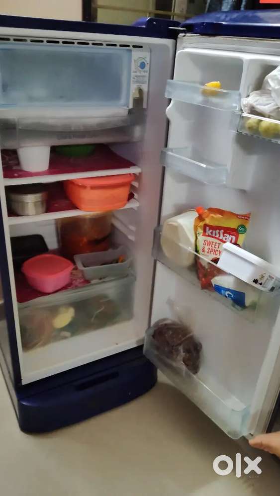 Fridge in company of lg