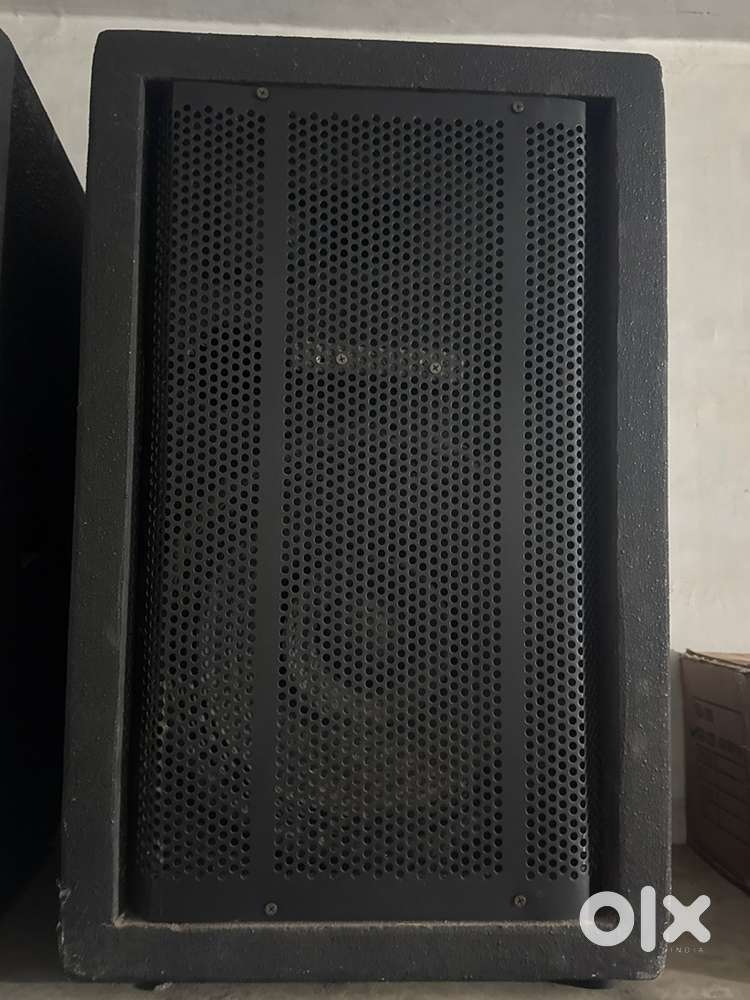 speaker and amplifier set